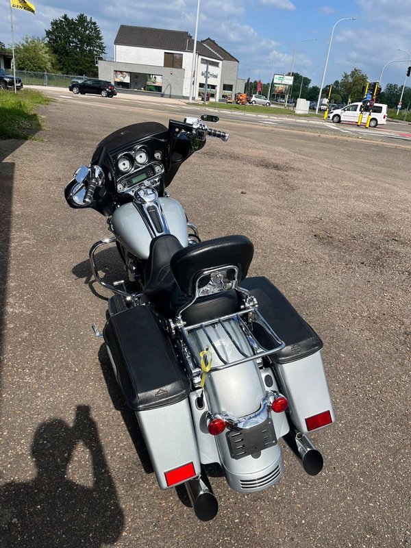 28 HD Streetglide FLHX - Afbeelding 4